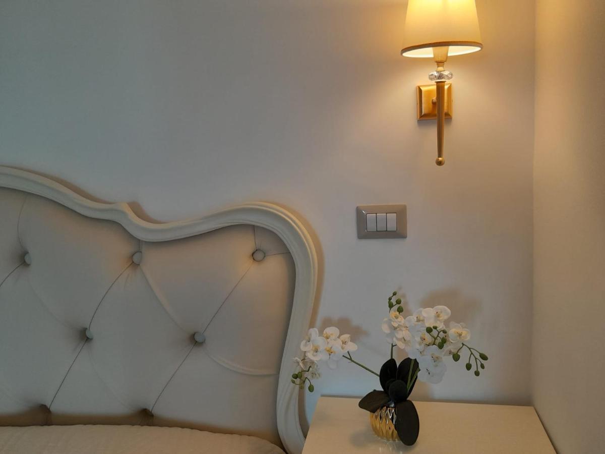 La Vigna Del Vento Bed and Breakfast Casola di Napoli Exteriör bild