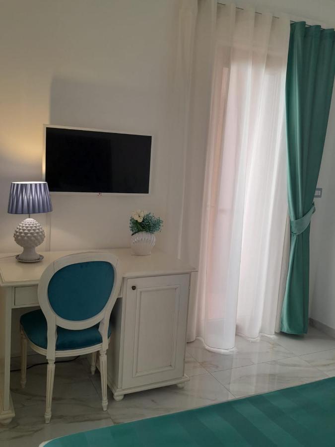 La Vigna Del Vento Bed and Breakfast Casola di Napoli Exteriör bild