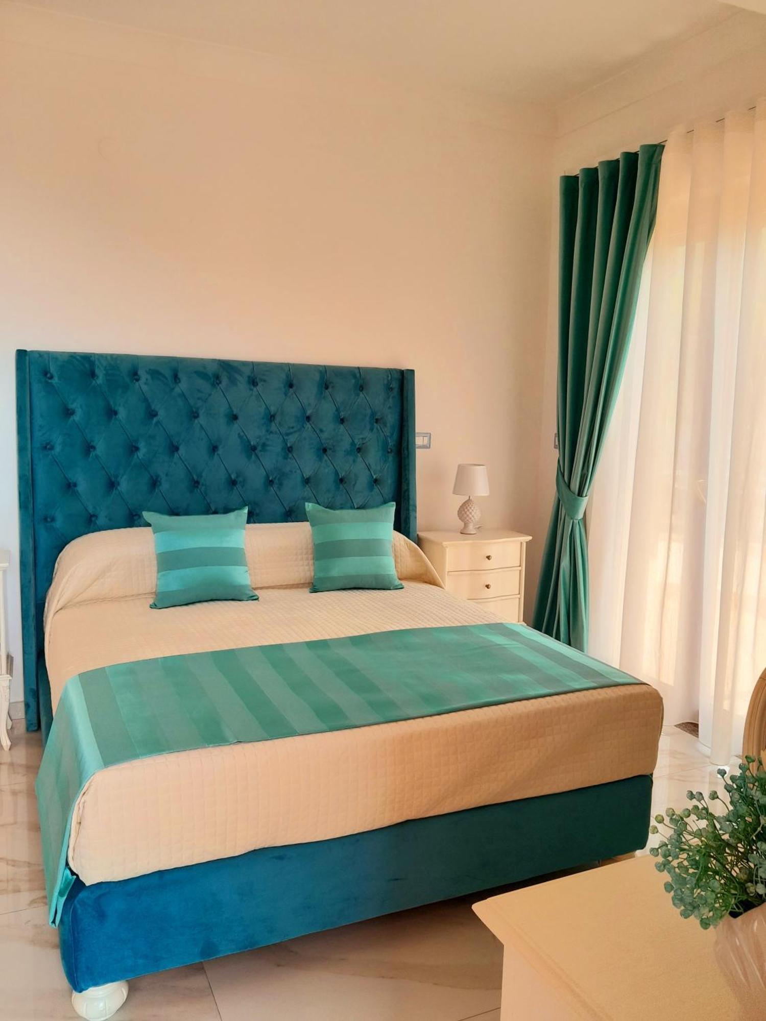 La Vigna Del Vento Bed and Breakfast Casola di Napoli Exteriör bild