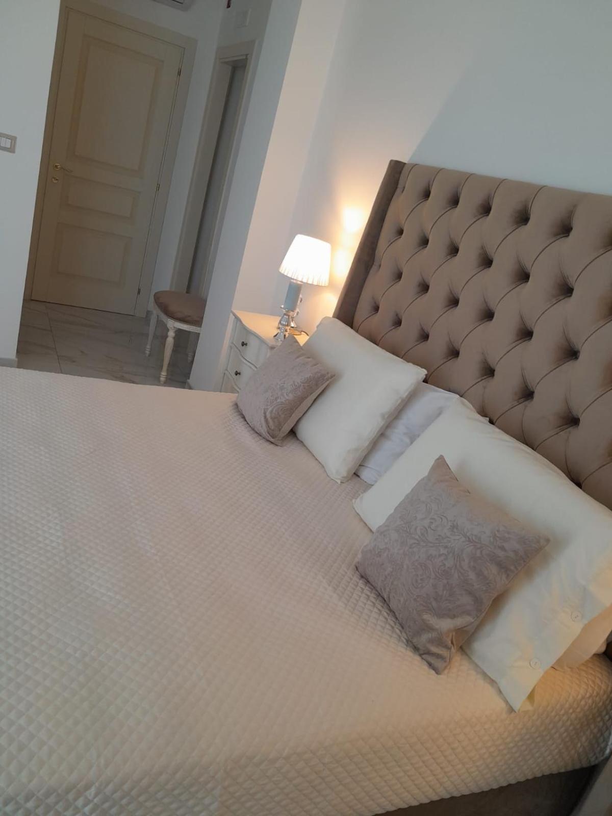 La Vigna Del Vento Bed and Breakfast Casola di Napoli Exteriör bild
