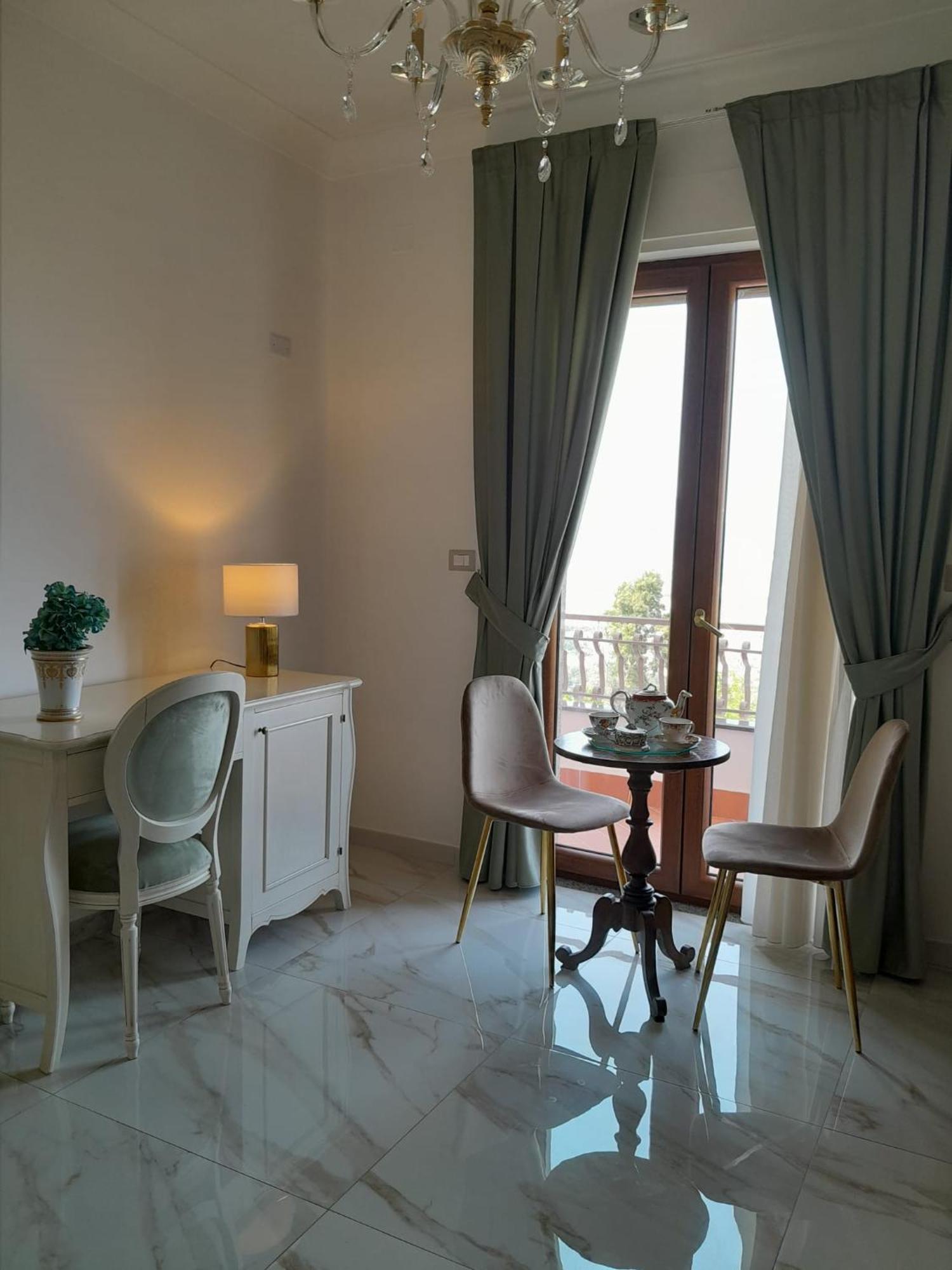 La Vigna Del Vento Bed and Breakfast Casola di Napoli Exteriör bild