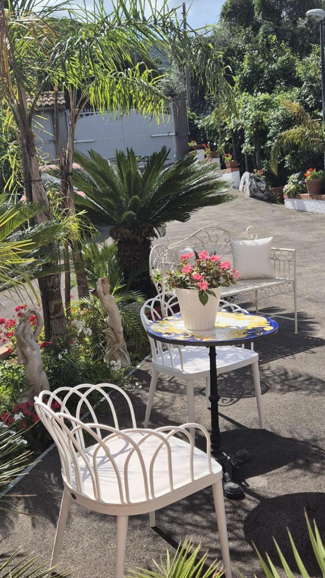 La Vigna Del Vento Bed and Breakfast Casola di Napoli Exteriör bild